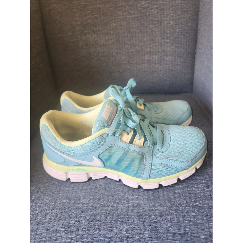 Nike Women's Dual Fusion ST2 Aqua Blue & Lime Athletic Sneakers Size 9.5